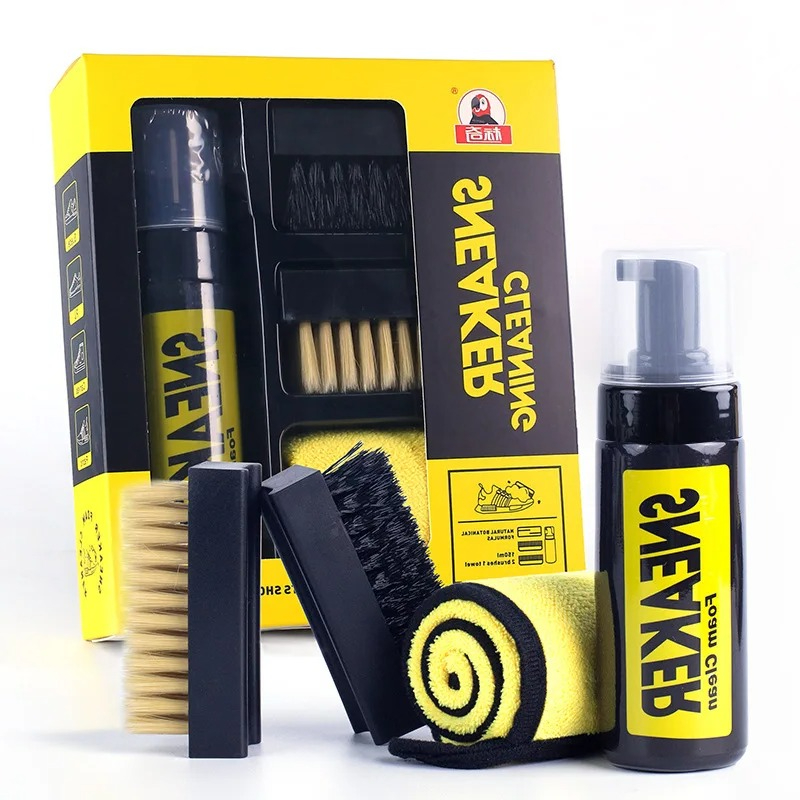 Sneaker Care Foam - 150ml水なしフォームスニーカークリーナーキット（ブラシとクロス付き）白い靴、スエードブーツ、ドライクリーニング用